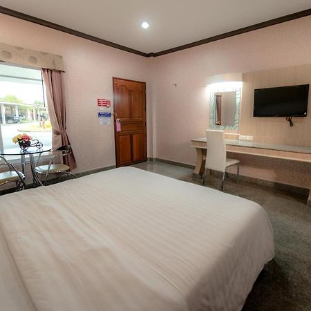 Martina Hotel Surin Esterno foto